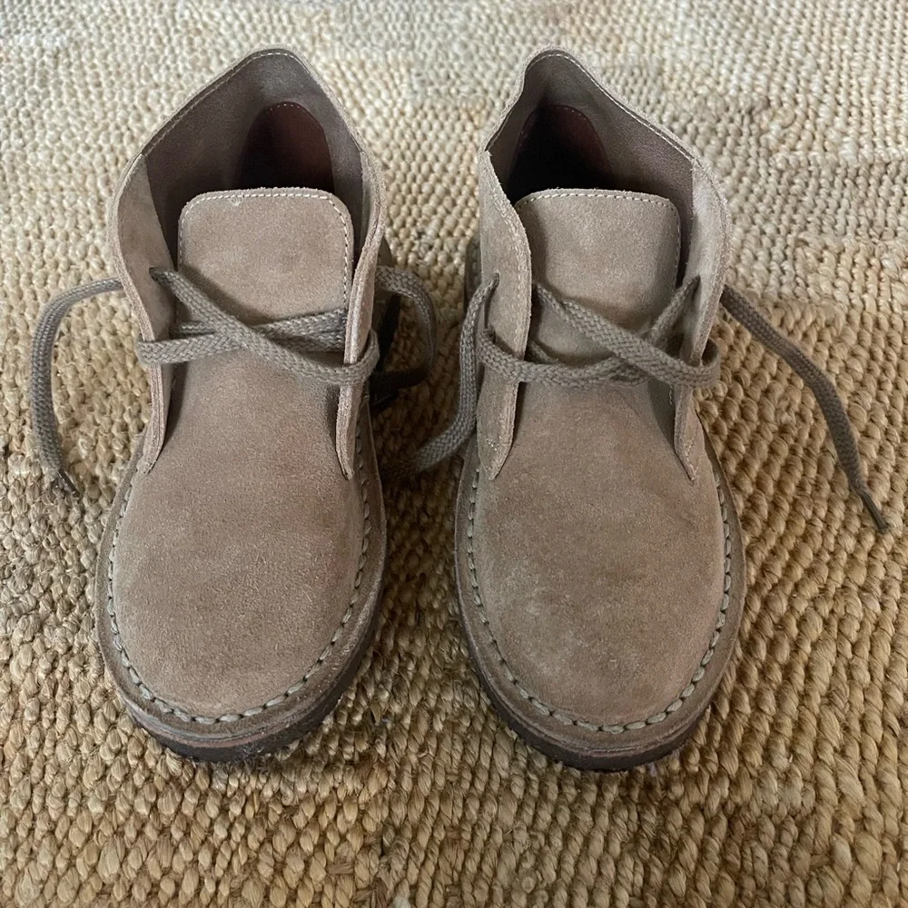 Boys winter shoe! J Crew kids suede MacAllister Boot. Camel. Size 1